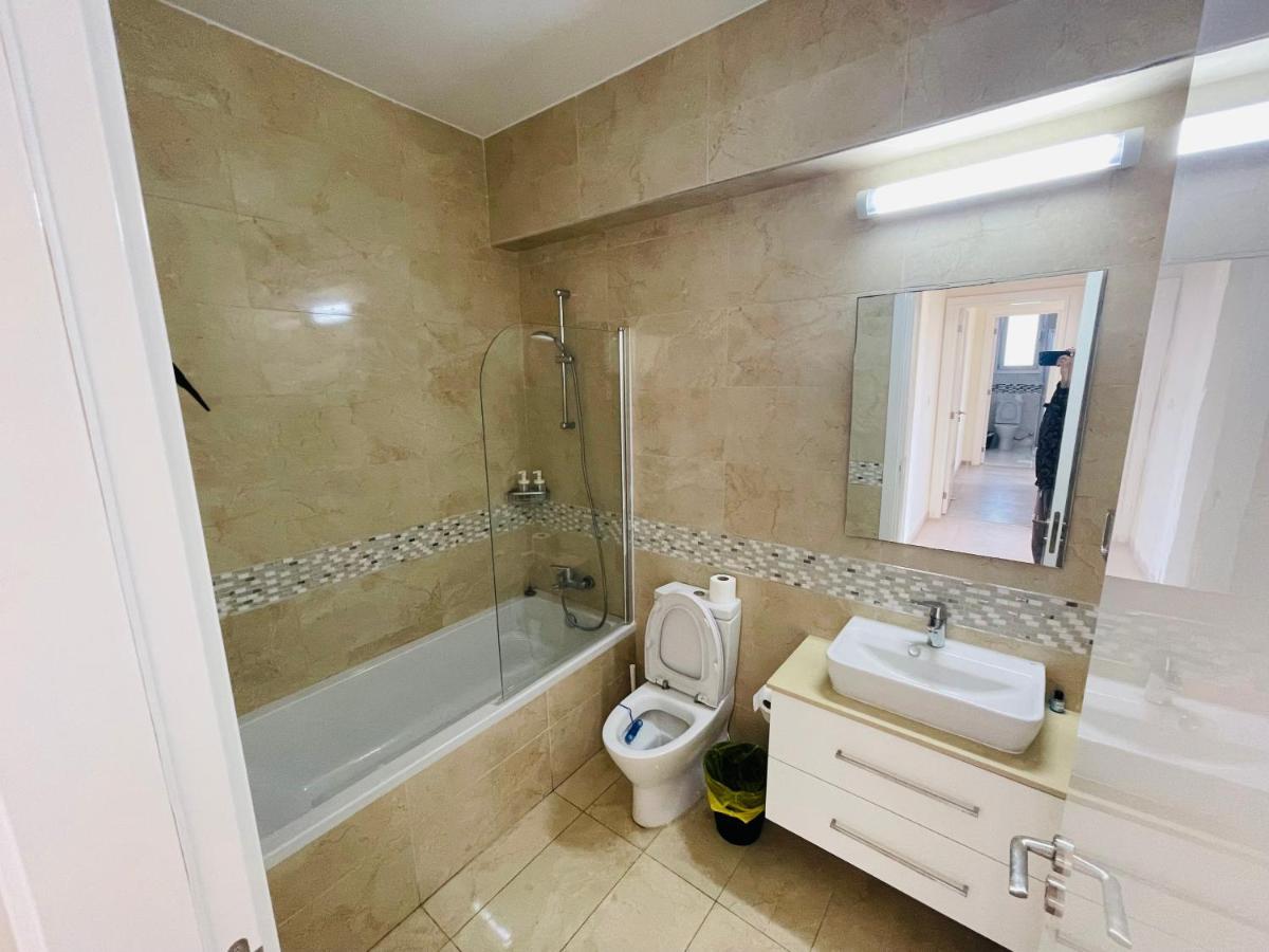 City Center Cozy Apt Paphos Esterno foto