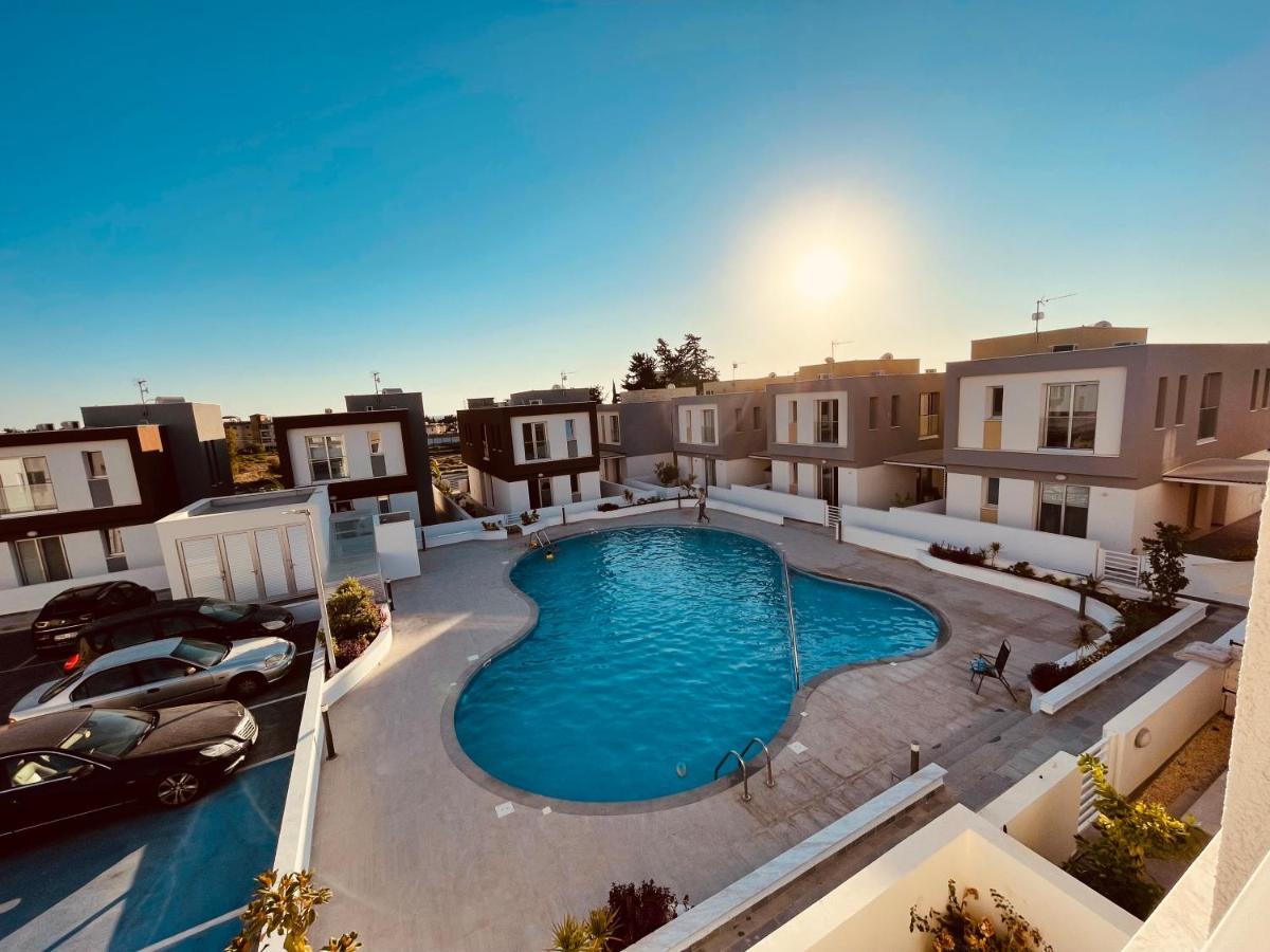 City Center Cozy Apt Paphos Esterno foto