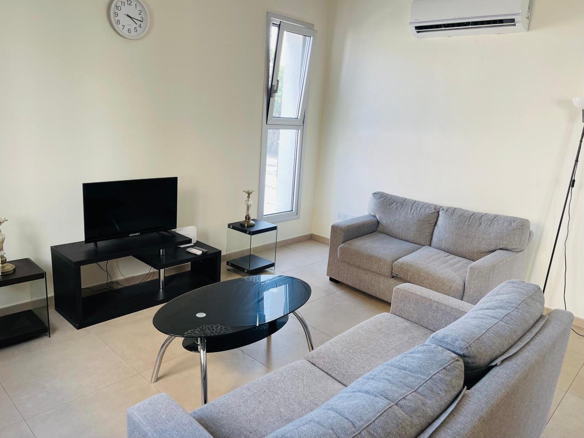 City Center Cozy Apt Paphos Esterno foto